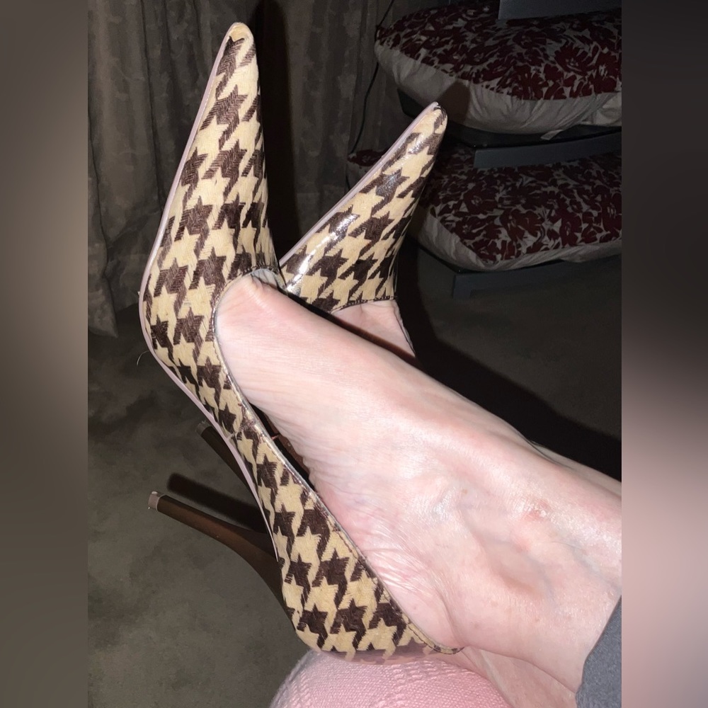 Dollhouse Houndstooth Pumps